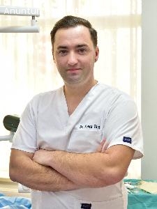 Ofer servicii de implantologie si chirurgie dento-alveolara